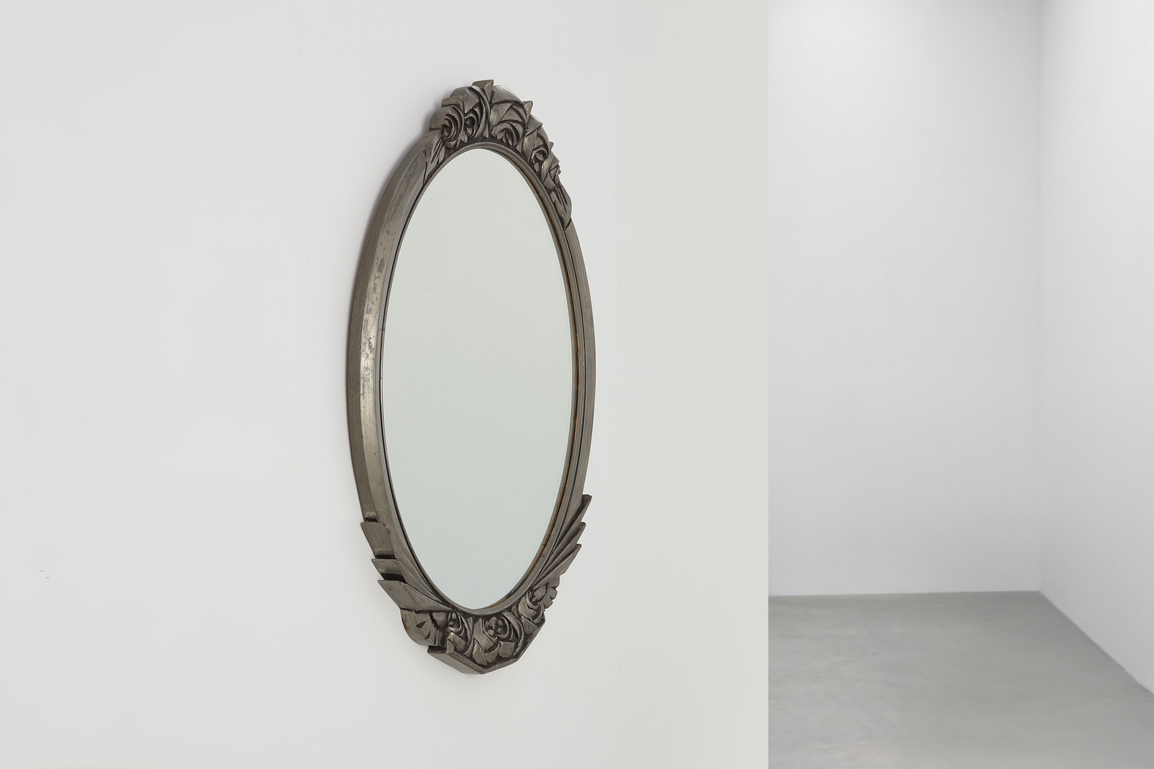 French Art Deco Oval Mirror with Carved Roses and Silver-Painted Frame, 1920sthumbnail